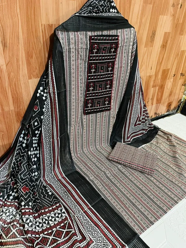 Women_Wear_Soft_Cotton_Unstitched_Dress_Material_Suit