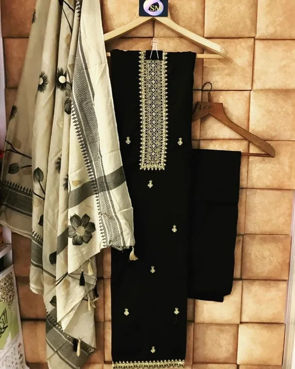 Women_Wear_Soft_Cotton_Unstitched_Dress_Material_Suit
