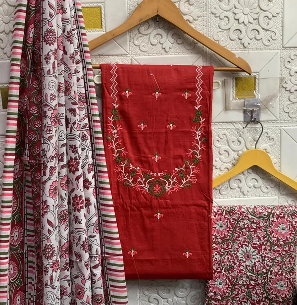 Women_Wear_Soft_Cotton_Unstitched_Dress_Material_Suit