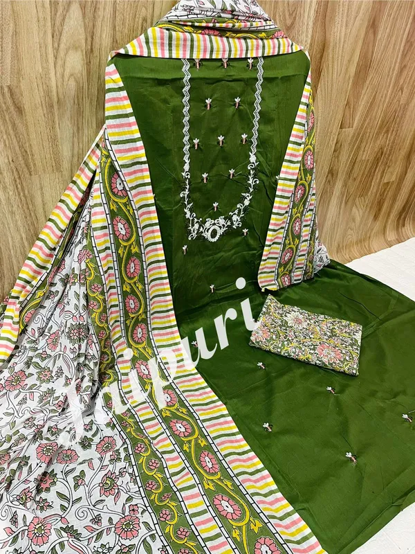 Women_Wear_Soft_Cotton_Unstitched_Dress_Material_Suit
