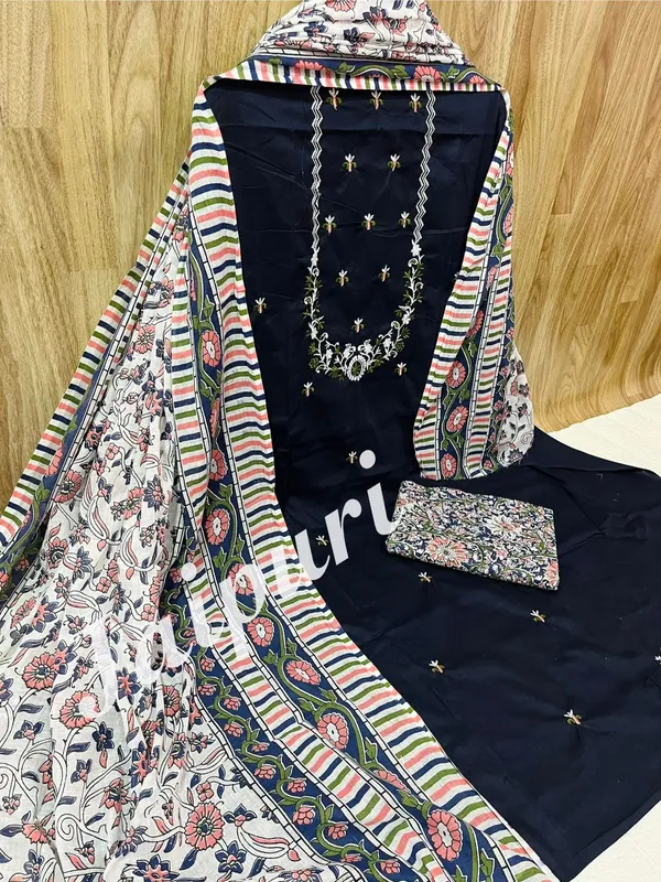Women_Wear_Soft_Cotton_Unstitched_Dress_Material_Suit