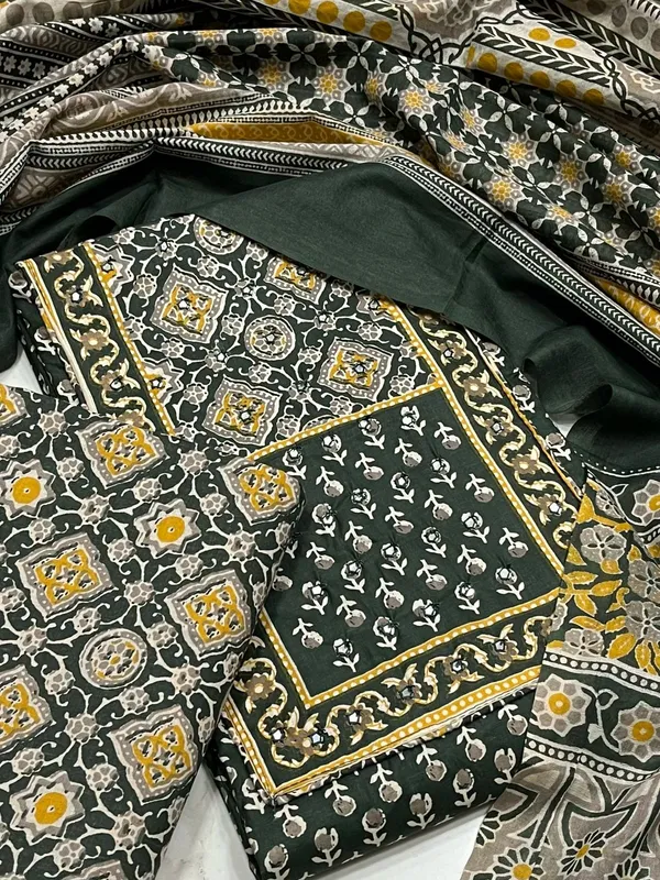 Women_Wear_Soft_Cotton_Unstitched_Dress_Material_Suit
