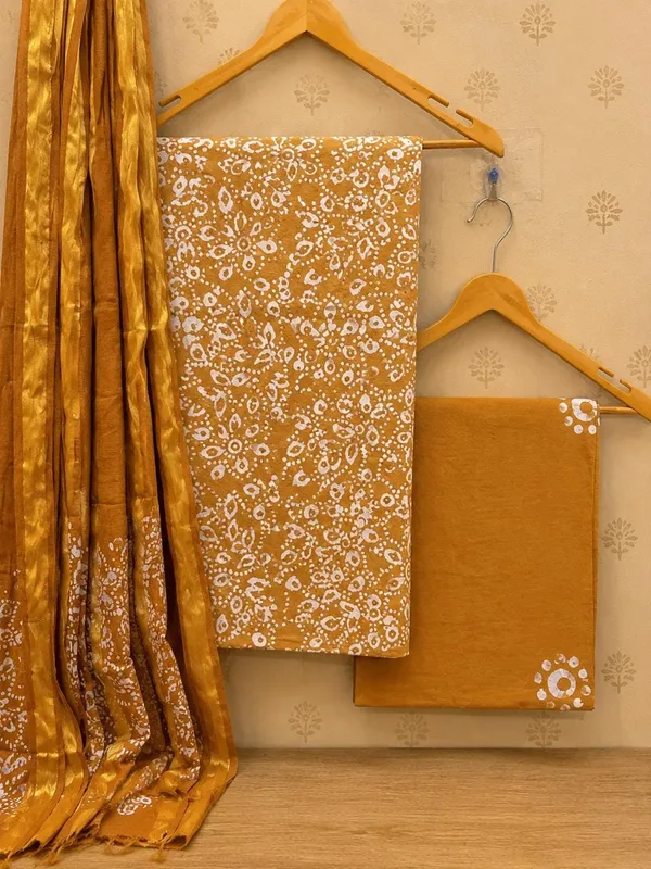 Women_Wear_Soft_Cotton_Unstitched_Dress_Material_Suit