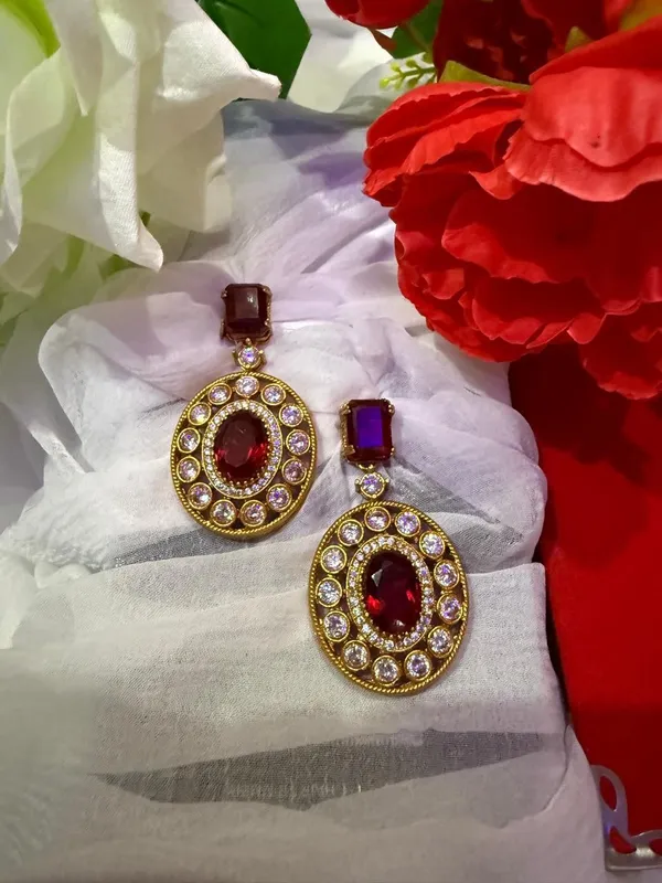 Maroon_Premium_Handcrafted_Designer_Gold-Toned_Earrings_Set_For_Women