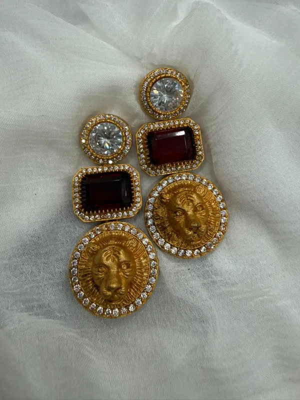 Maroon_Premium_Handcrafted_Designer_Gold-Toned_Earrings_Set_For_Women