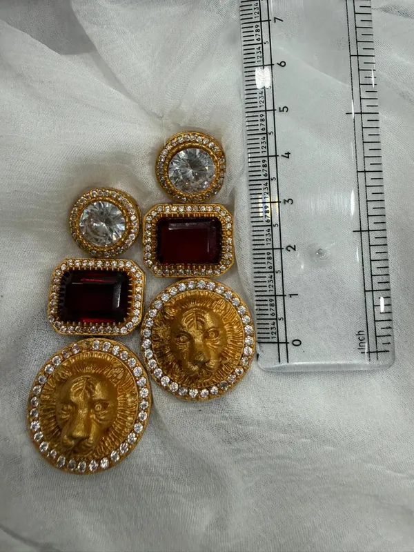Maroon_Premium_Handcrafted_Designer_Gold-Toned_Earrings_Set_For_Women
