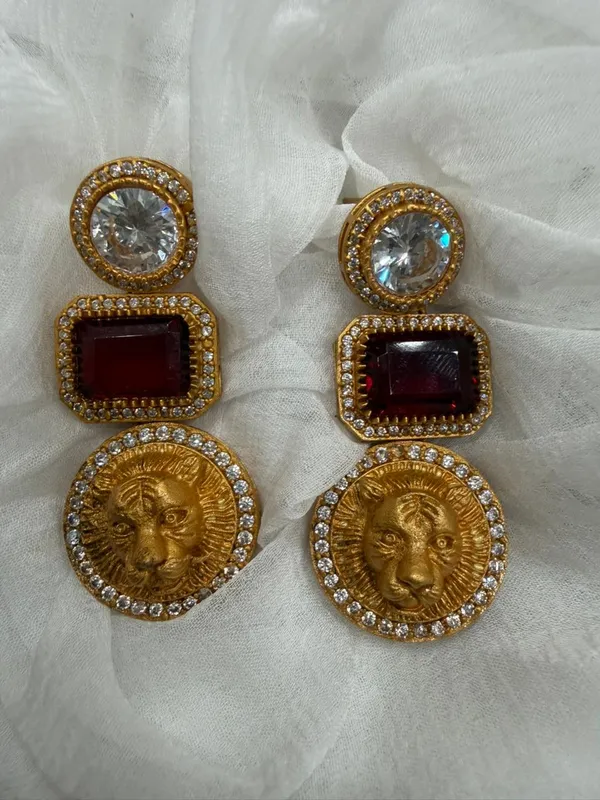 Maroon_Premium_Handcrafted_Designer_Gold-Toned_Earrings_Set_For_Women
