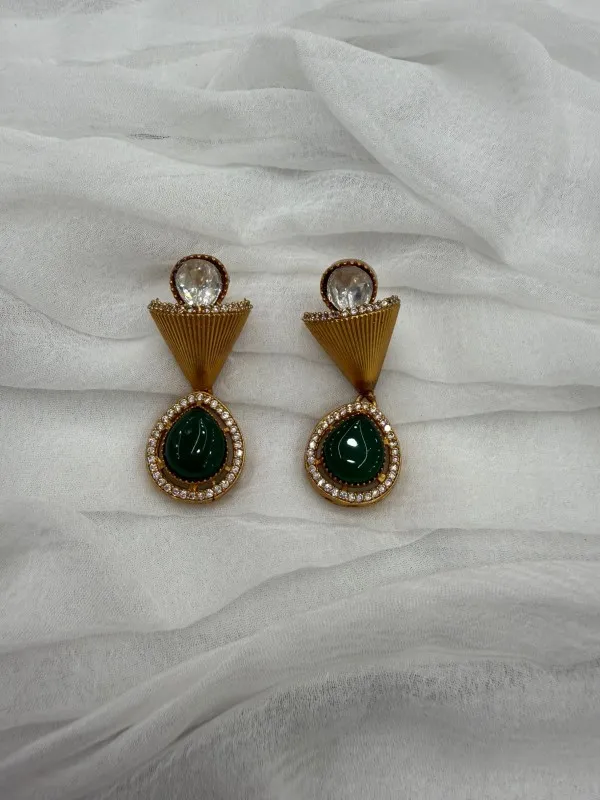 Green_Elegant_Ganesha_Pendant_Necklace_Set_with_Stones_&_Pearls_Traditional_Ethnic__For_Women