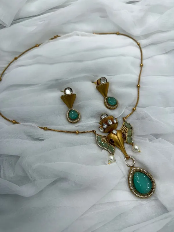 Elegant_Ganesha_Pendant_Necklace_Set_with_Stones_&_Pearls_�_Traditional_Ethnic_Jewelry�for�Women�