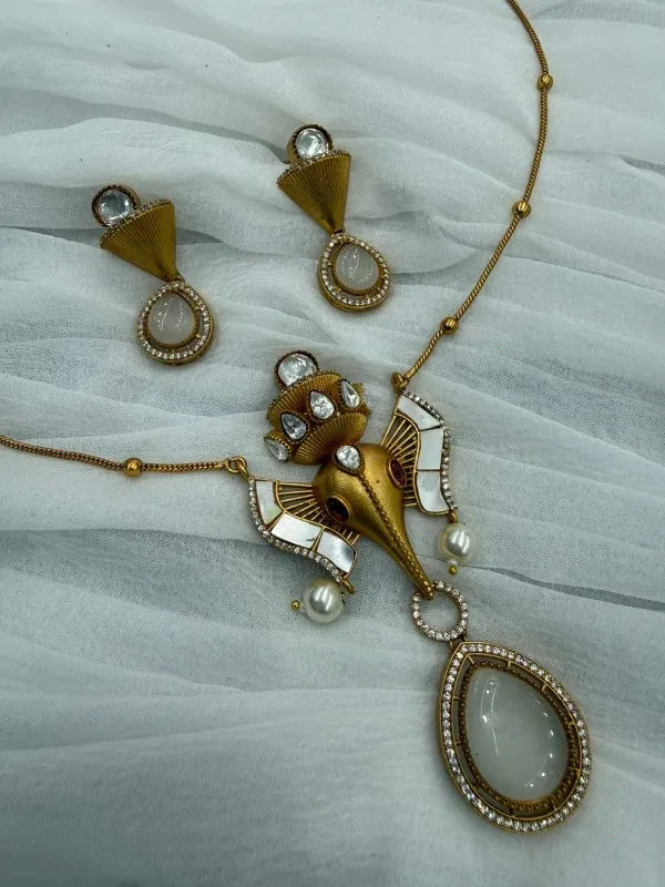 Green_Elegant_Ganesha__with_Stones_&_Pearls_Traditional_Ethnic_Pendant_Necklace_Set_For_Women