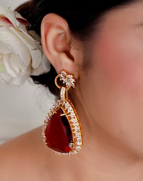 Maroon_Premium_Handcrafted_Designer_Gold_Toned_Earrings_Set_For_Women