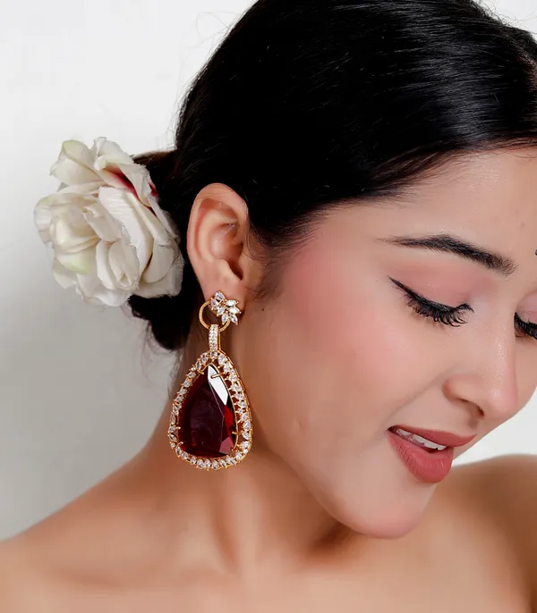 Maroon_Premium_Handcrafted_Designer_Gold_Toned_Earrings_Set_For_Women