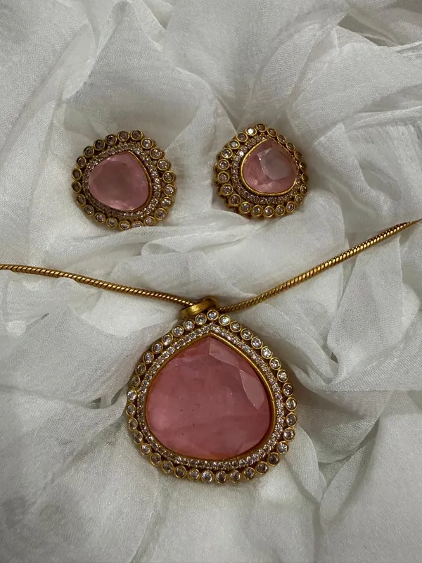 Pink_Premium_Handcrafted_Designer_Golden_Necklace_With_Matching_Earrings_Set_For_Women