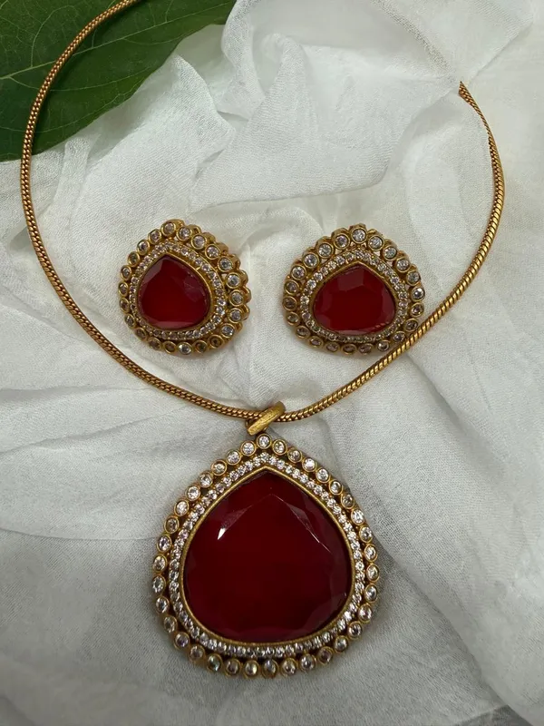 Maroon_Premium_Handcrafted_Designer_Golden_Necklace_With_Matching_Earrings_Set_For_Women