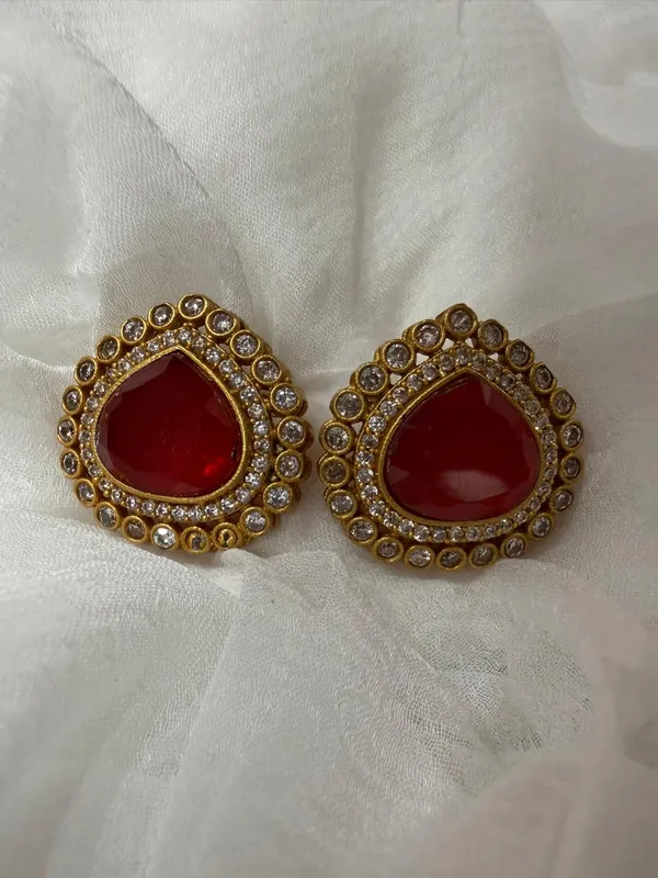 Maroon_Premium_Handcrafted_Designer_Golden_Necklace_With_Matching_Earrings_Set_For_Women