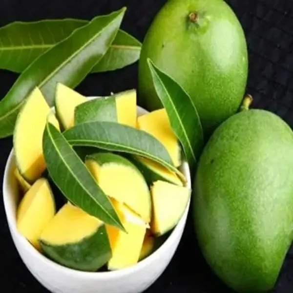 Green_Kacha_Mittha_Mango_Grafted_Fruit_Plant