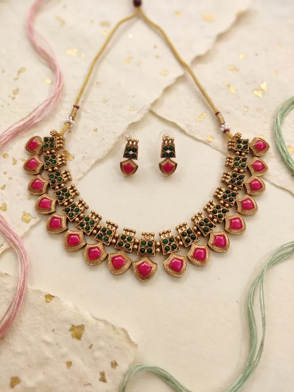 Antique_Gold_Plated_Choker_Necklace_Set_with_Hot_Pink_Meenakari_&_Green_Kundan