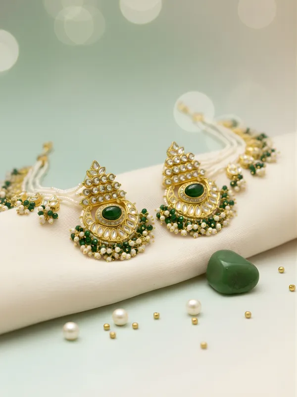 Regal_Emerald_&_Pearl_Chaandbali_Earrings_with_Hair_Chain