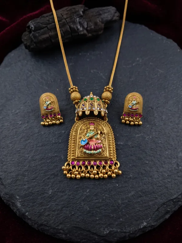 Divine_Lakshmi_Meenakari_Pendant_&_Stud_Earrings_Set
