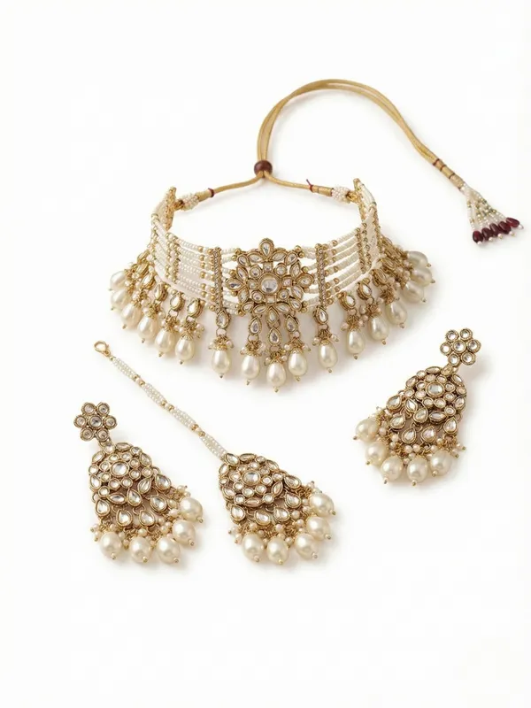 Kundan_Choker_Necklace_Set_for_Women_with_Earrings_and_Maang_Tikka_|_Pearl_Drops