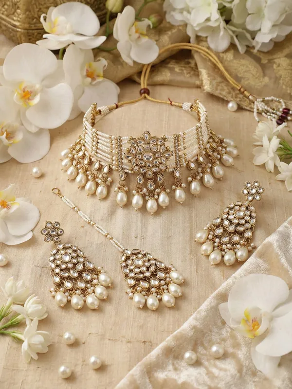 Kundan_Choker_Necklace_Set_for_Women_with_Earrings_and_Maang_Tikka_|_Pearl_Drops