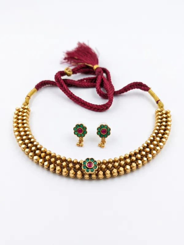 Maharashtrian_Royal_Floral_Kundan_Necklace_&_Earrings_Set_in_Antique_Gold