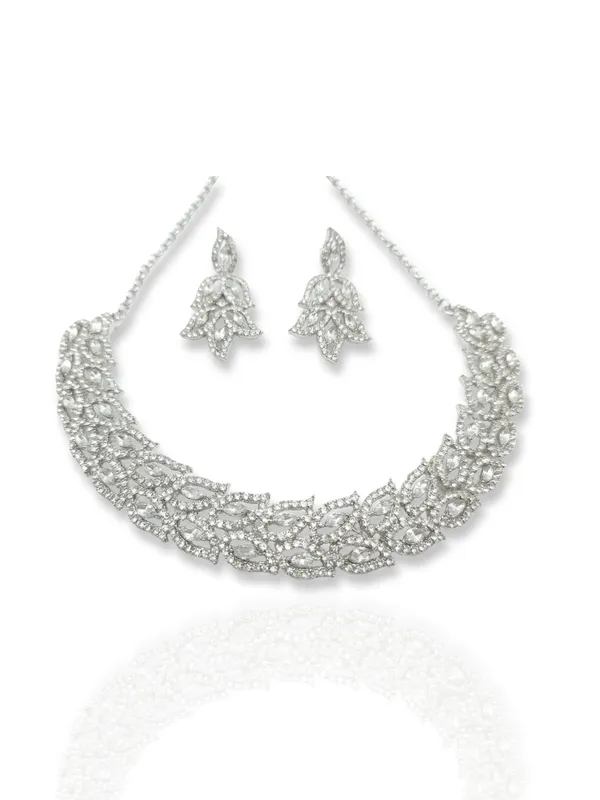 Reesha_Jewels_exquisite_silver-toned_necklace_and_earring_set.