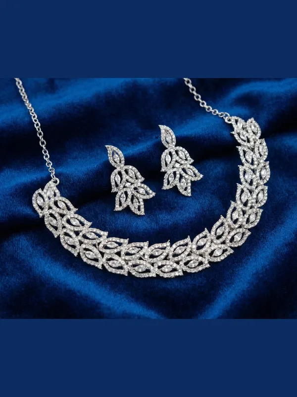 Reesha_Jewels_exquisite_silver-toned_necklace_and_earring_set.