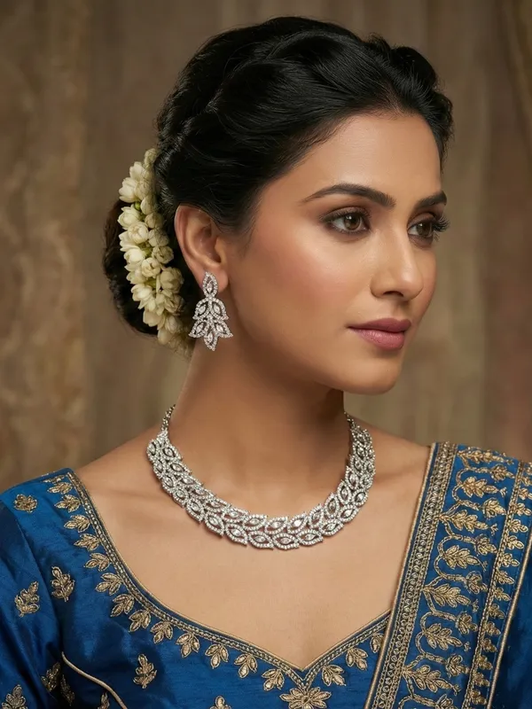 Reesha_Jewels_exquisite_silver-toned_necklace_and_earring_set.