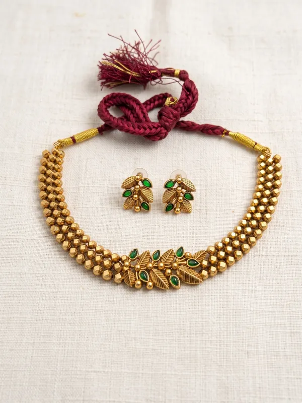 Royal_Maharashtrian_Green_Kundan_Antique_Gold_Choker_Set