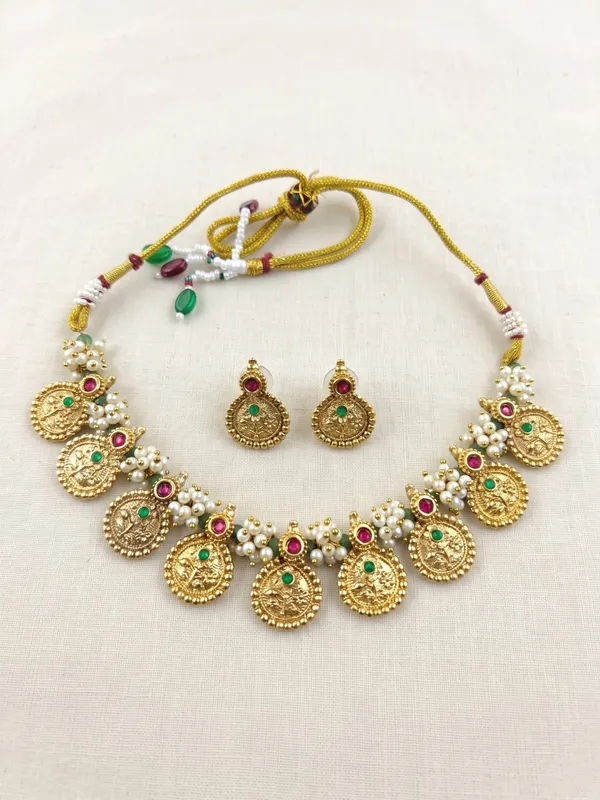 Royal_Maharashtrian_Putali_Necklace_Set_with_Pearl_&_Gem_Accents
