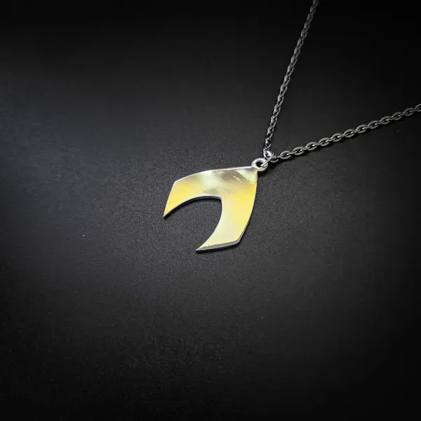 Steel_White_Dc_Universe_Aquaman_Inspired_Metal_Pendant_(12_Inch)