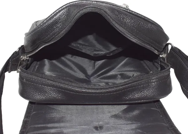 Black_Cross_Body_Messenger_|_Stylish,_Smart_And_Trendy,_One_Side_Shoulder_Bag