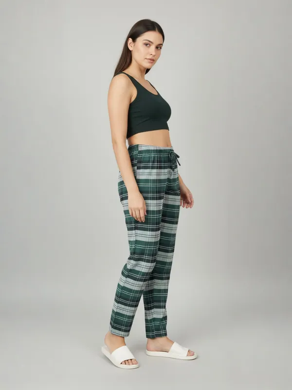 Green_Womens_Cotton_Checkered_Plus_Size_Pyjama