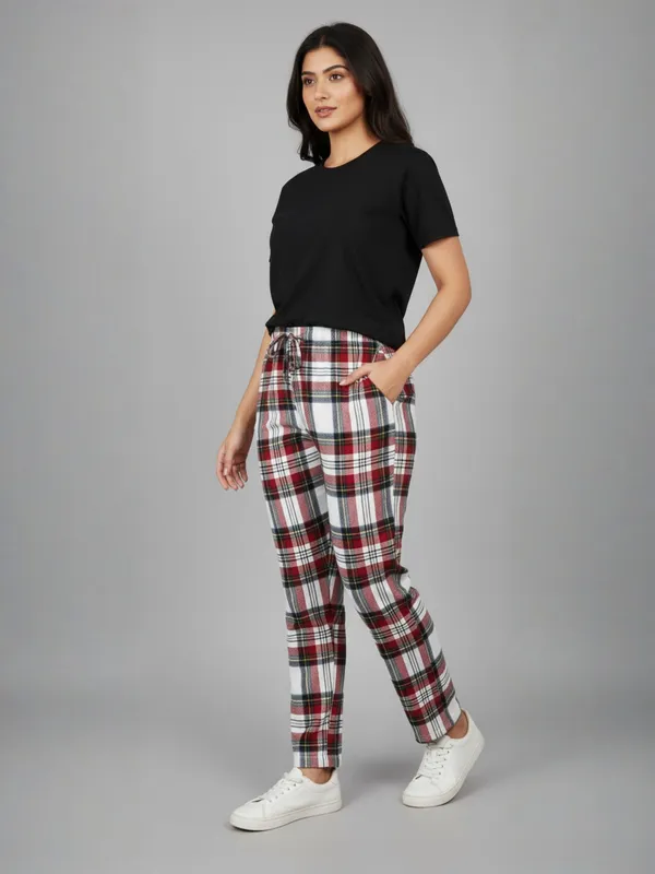 Red_&_White_Womens_Cotton_Checkered_Plus_Size_Pyjama