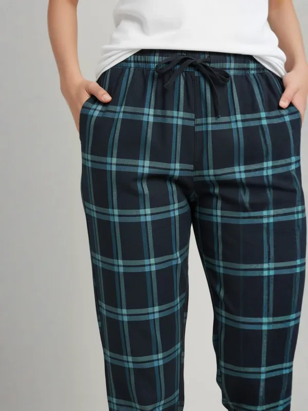 Blue_&_Green_Womens_Cotton_Checkered_Plus_Size_Pyjama