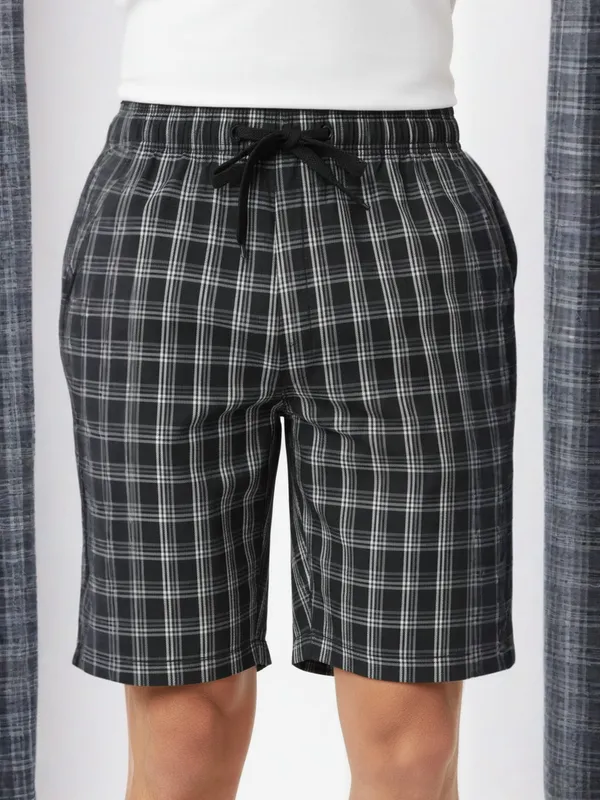 mens_Cotton_Checkered_Plus_Size_Shorts_with_Elastic