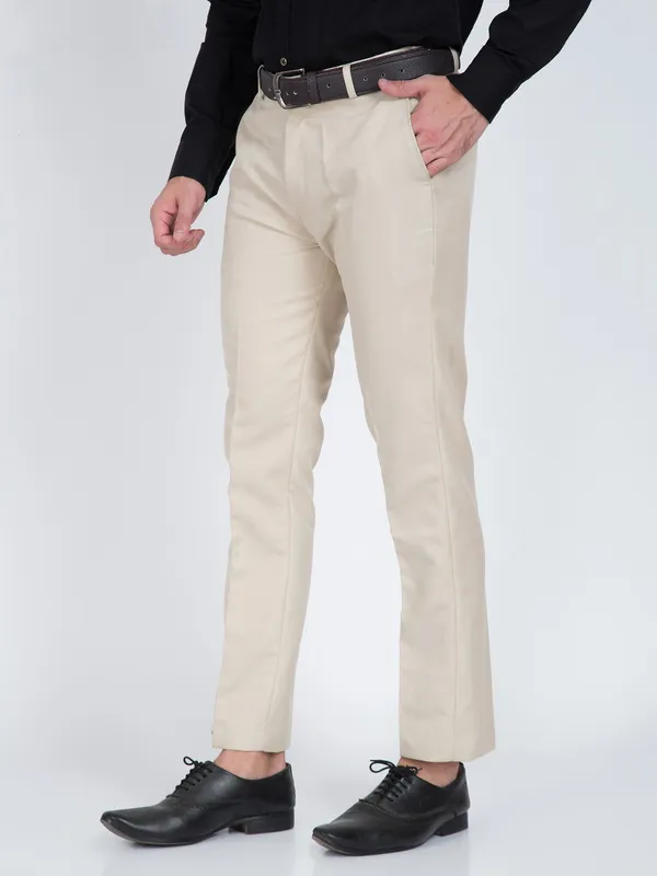 Cream_Cotton_Blend_Solid_Formal_Trouser_For_Men