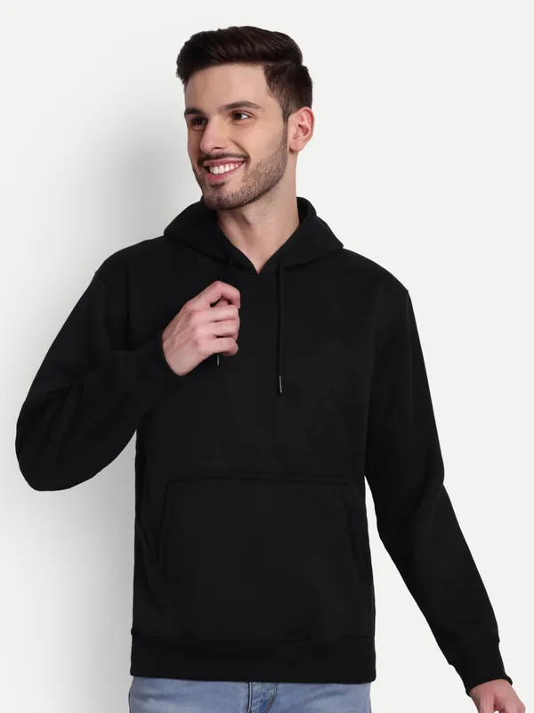 Regular_Fit_Solid_Hoodie