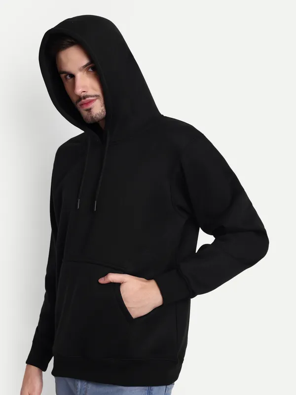 Regular_Fit_Solid_Hoodie