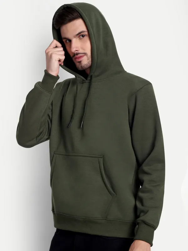Regular_Fit_Solid_Hoodie