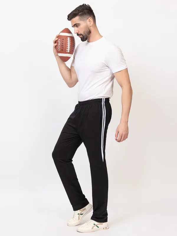 Black_Elevated_Comfort_Trackpants