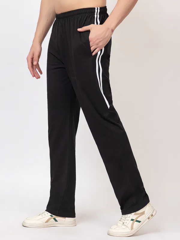 Black_Elevated_Comfort_Trackpants