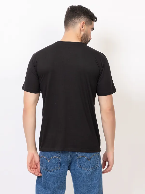 Black_Classic_Round_Neck_Printed_Tee