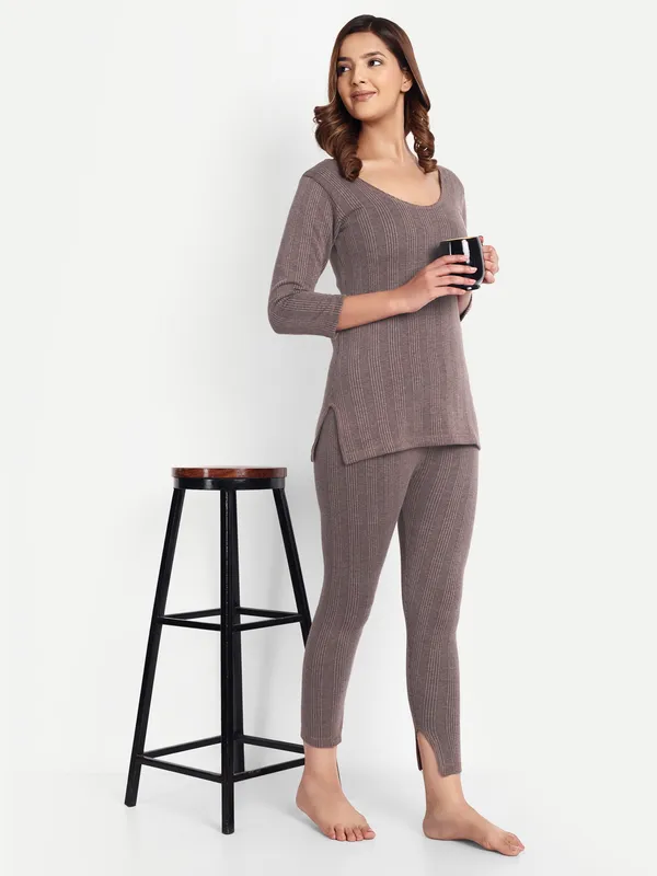 Coffee_Cotton_Blend_Three_Quarter_Sleeves_Thermal_Set_(Top_&_Bottom)_For_Women