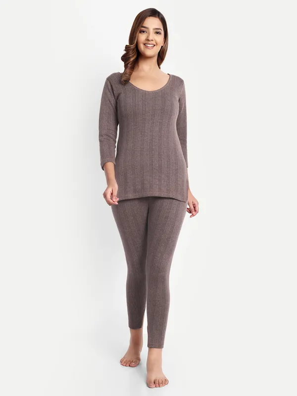 Coffee_Cotton_Blend_Three_Quarter_Sleeves_Thermal_Set_(Top_&_Bottom)_For_Women
