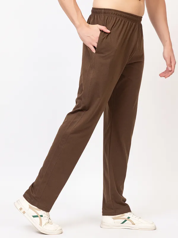 Coffee_Essential_Regular_Fit_Trackpants