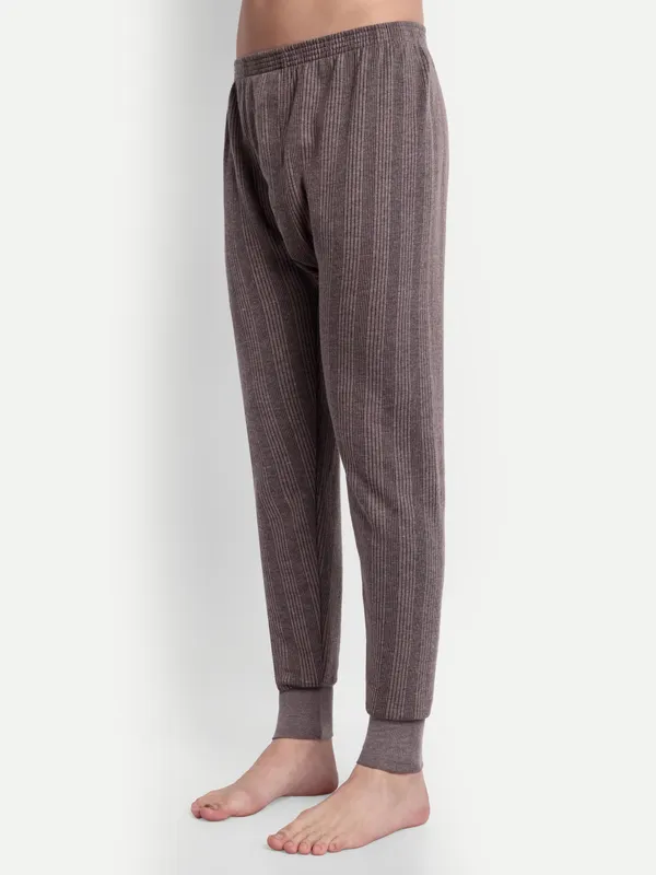 Coffee_V-Neck_Thermal_Set_(Top_&_Bottom)