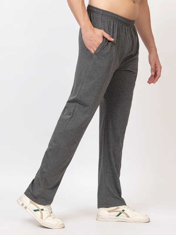 Charcoal_Essential_Regular_Fit_Trackpants