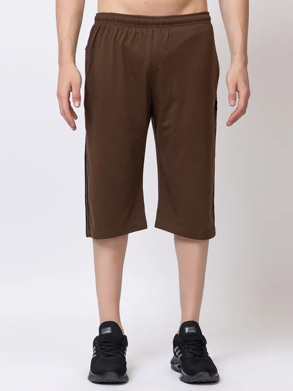 Coffee_Cotton_Blend_Three-Fourths